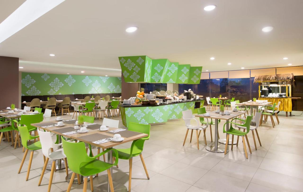 Khas Pekanbaru Hotel Extérieur photo