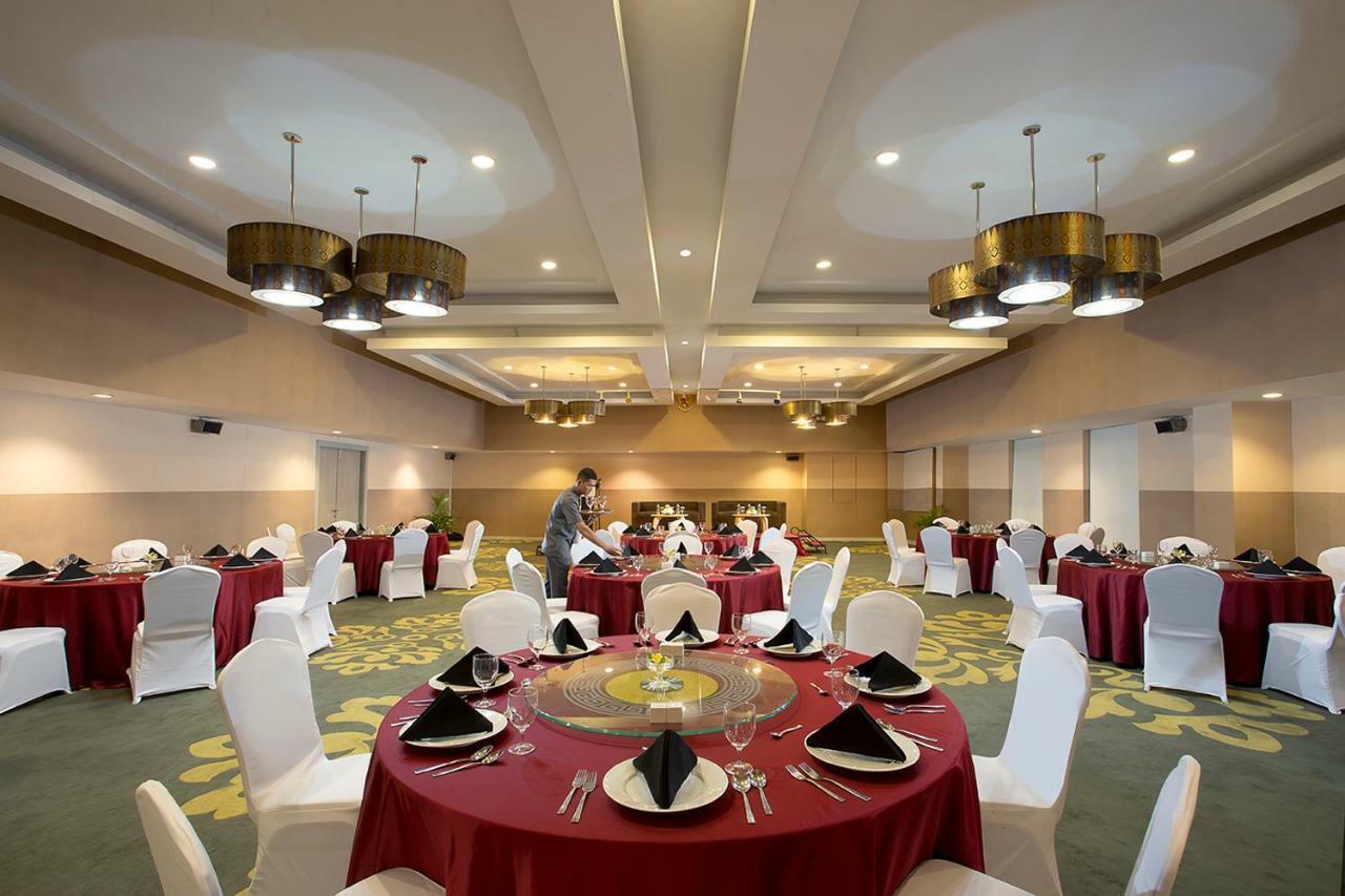 Khas Pekanbaru Hotel Extérieur photo